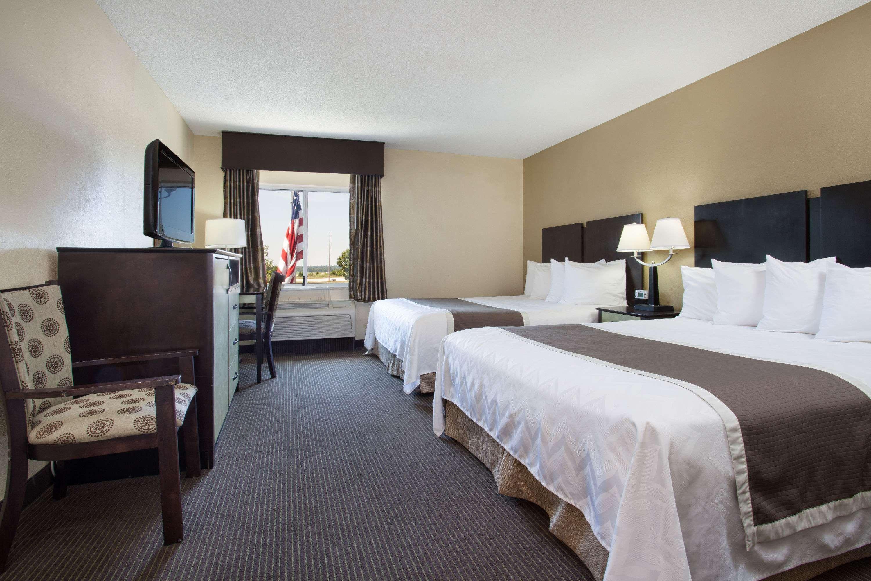 Baymont By Wyndham Dale Hotel Ngoại thất bức ảnh